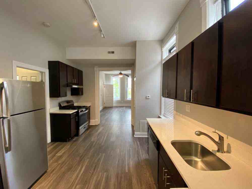 2346 W McLean - Photo 3 of 21