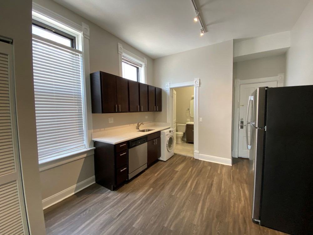 2346 W McLean - Photo 5 of 21