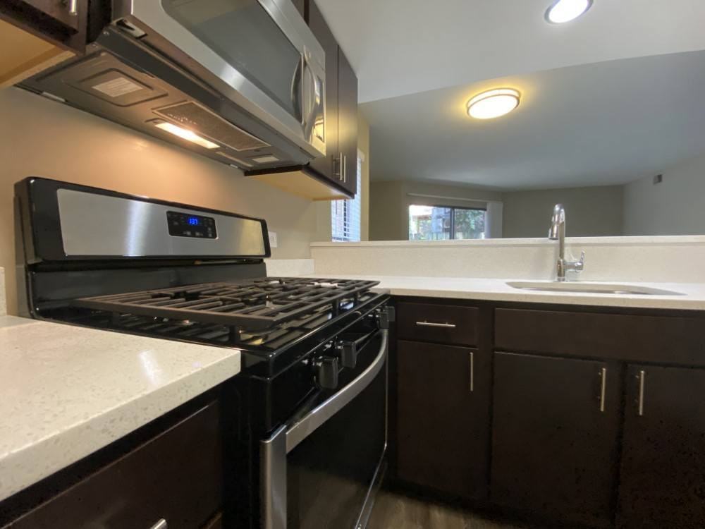 818 W. Willow - Photo 4 of 25