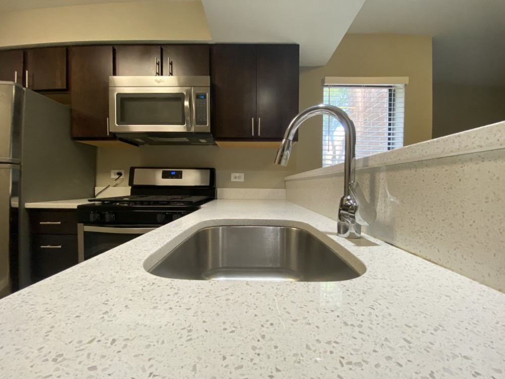 818 W. Willow - Photo 5 of 25