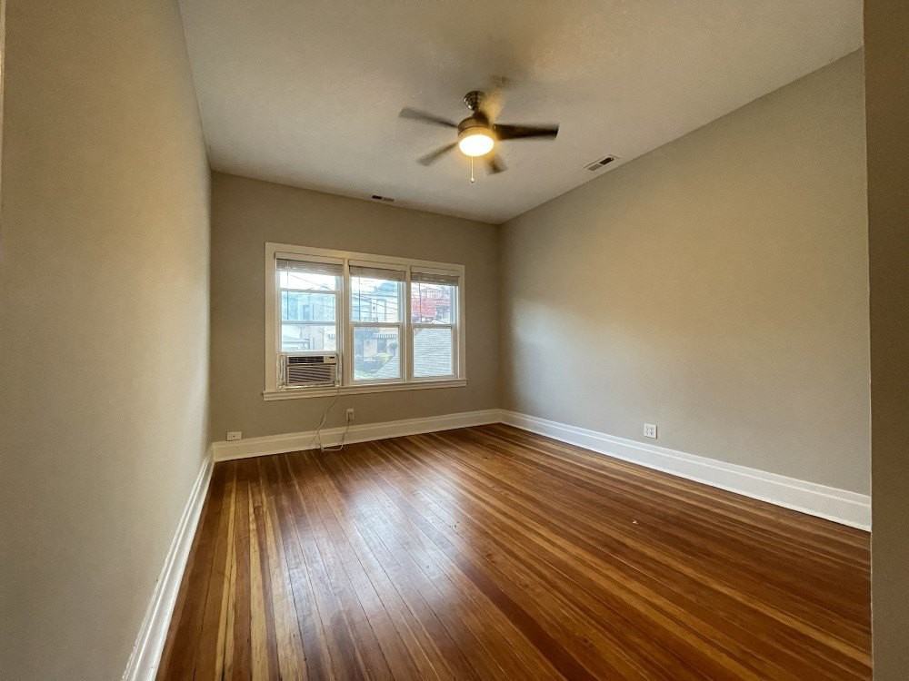 1841 N Hermitage - Photo 7 of 18