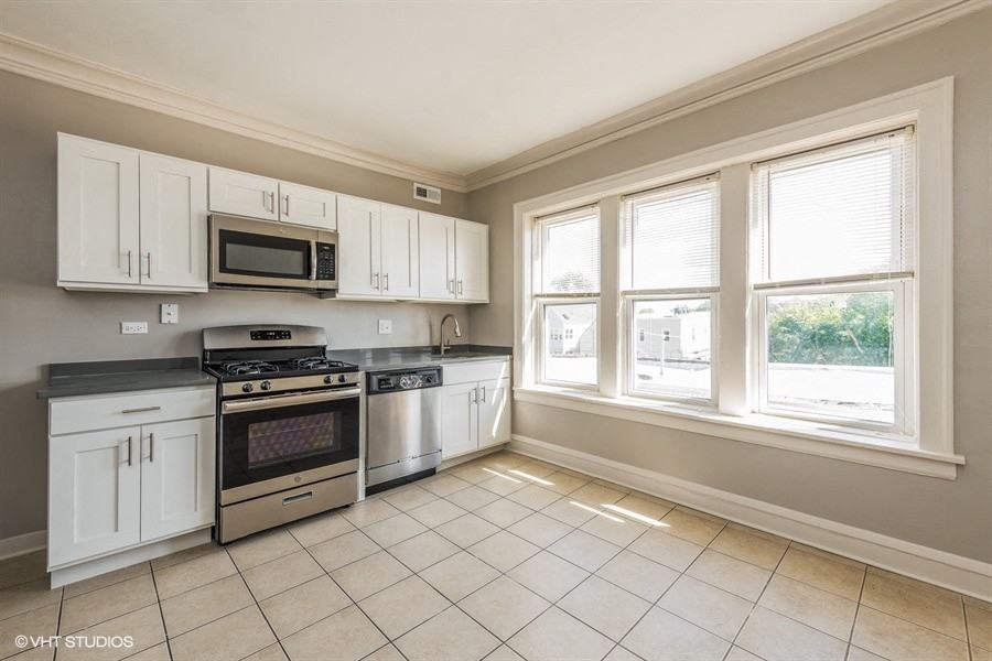 3718 W Fullerton - Photo 2 of 18
