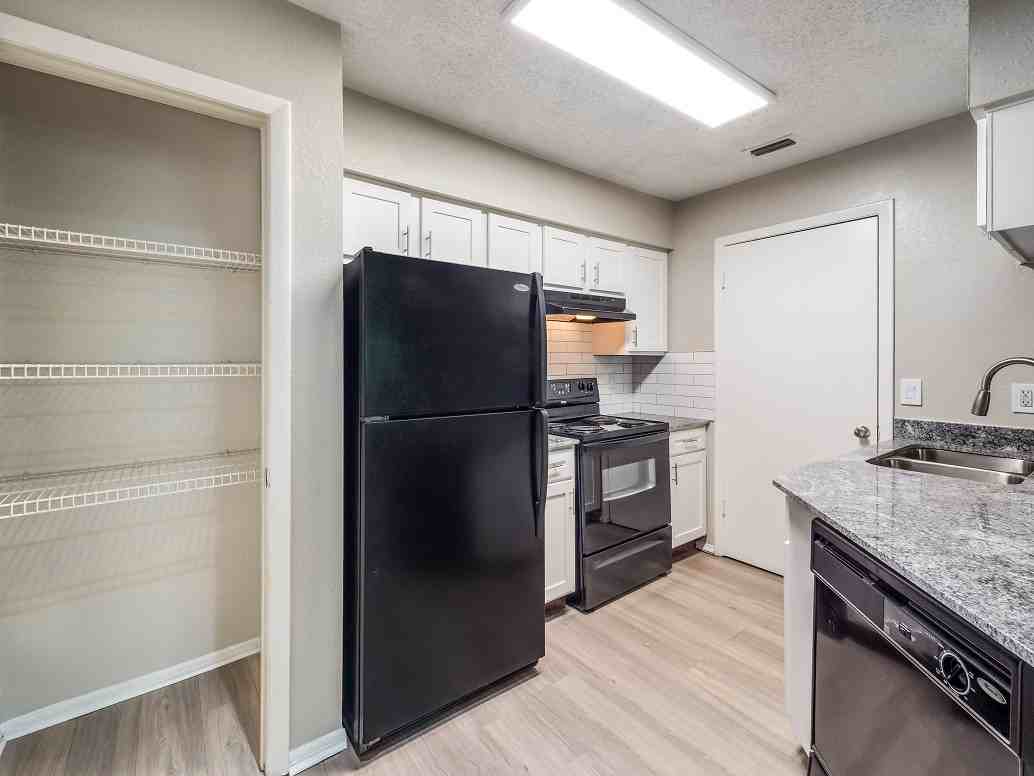 The Glades Apartments 651 Glades Cir, Altamonte Springs, FL 32714