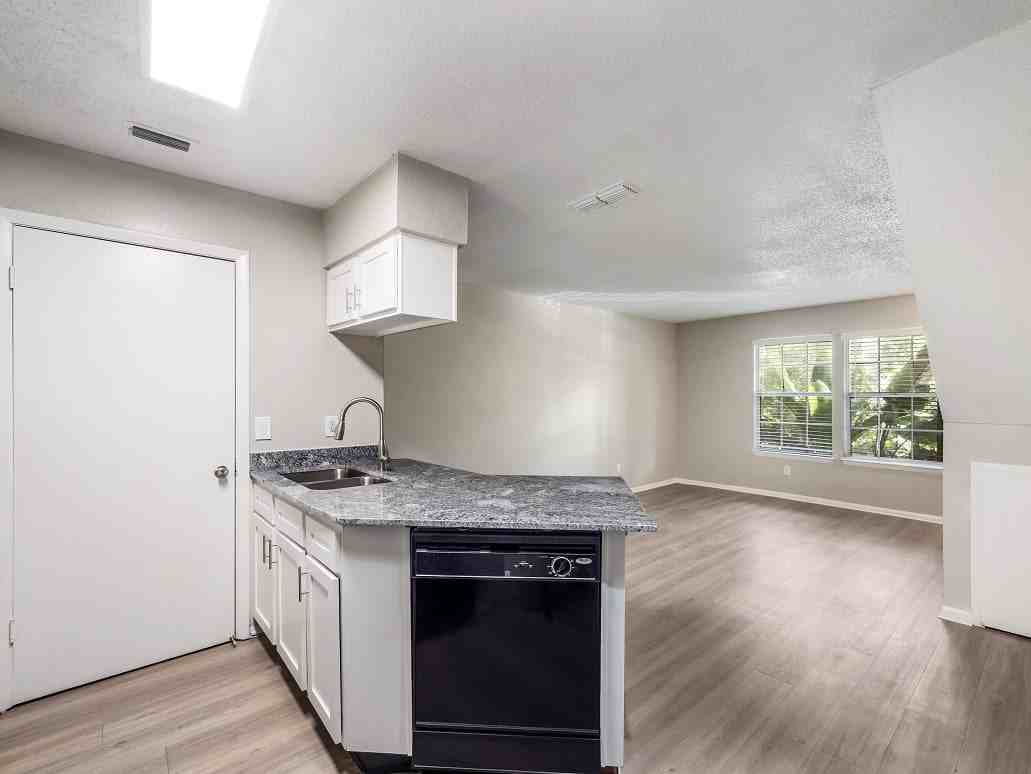 The Glades Apartments 651 Glades Cir, Altamonte Springs, FL 32714