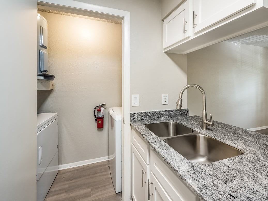 The Glades Apartments 651 Glades Cir, Altamonte Springs, FL 32714