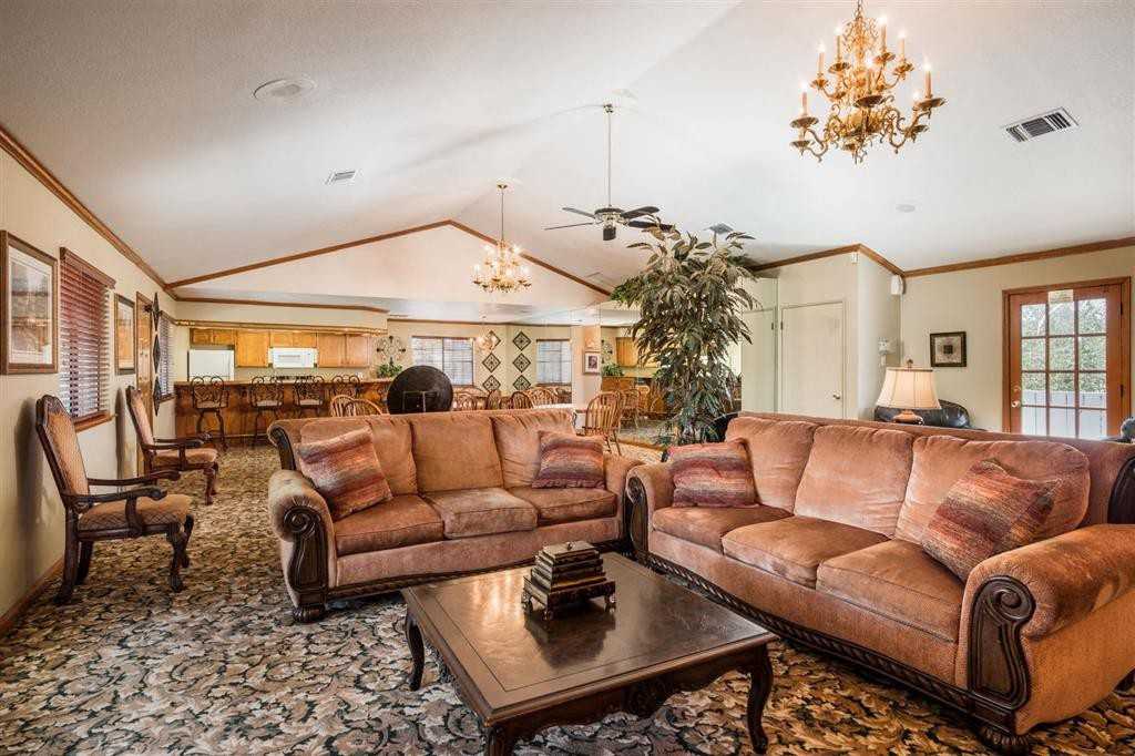 Oxford Park Apartments - Photo 6 of 14