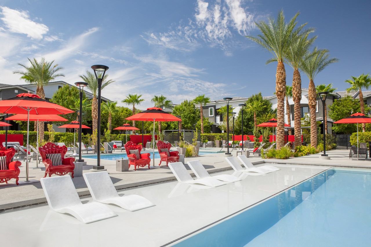 SW Apartments - Photo 3 of 18