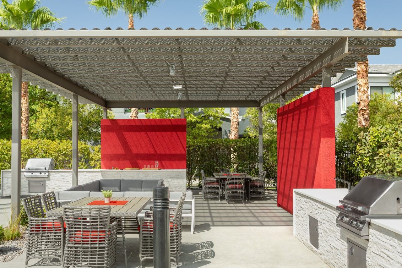 SW Apartments - Photo 5 of 18