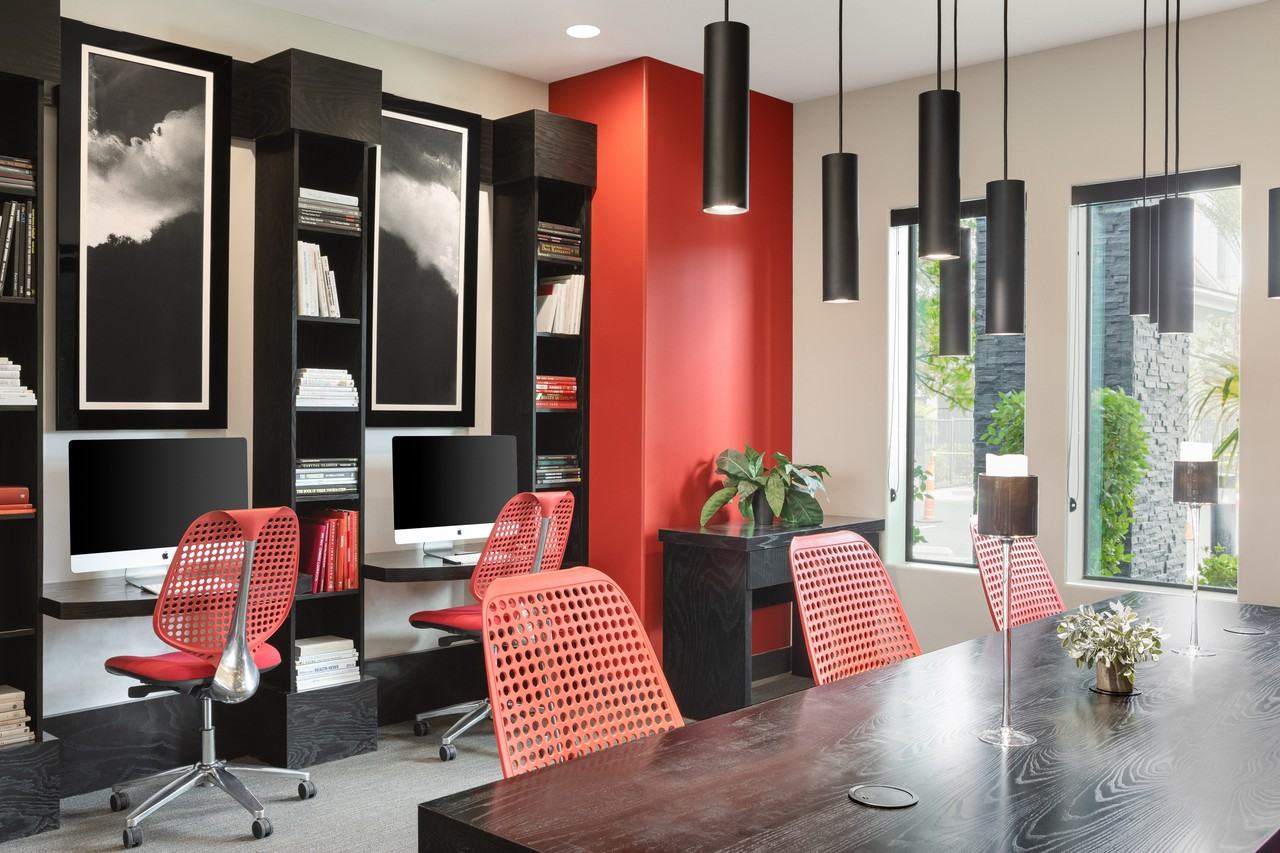 SW Apartments - Photo 7 of 18