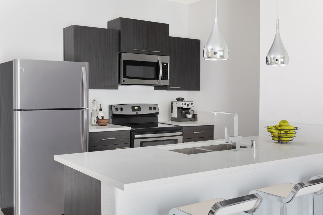 SW Apartments - Photo 5 of 23