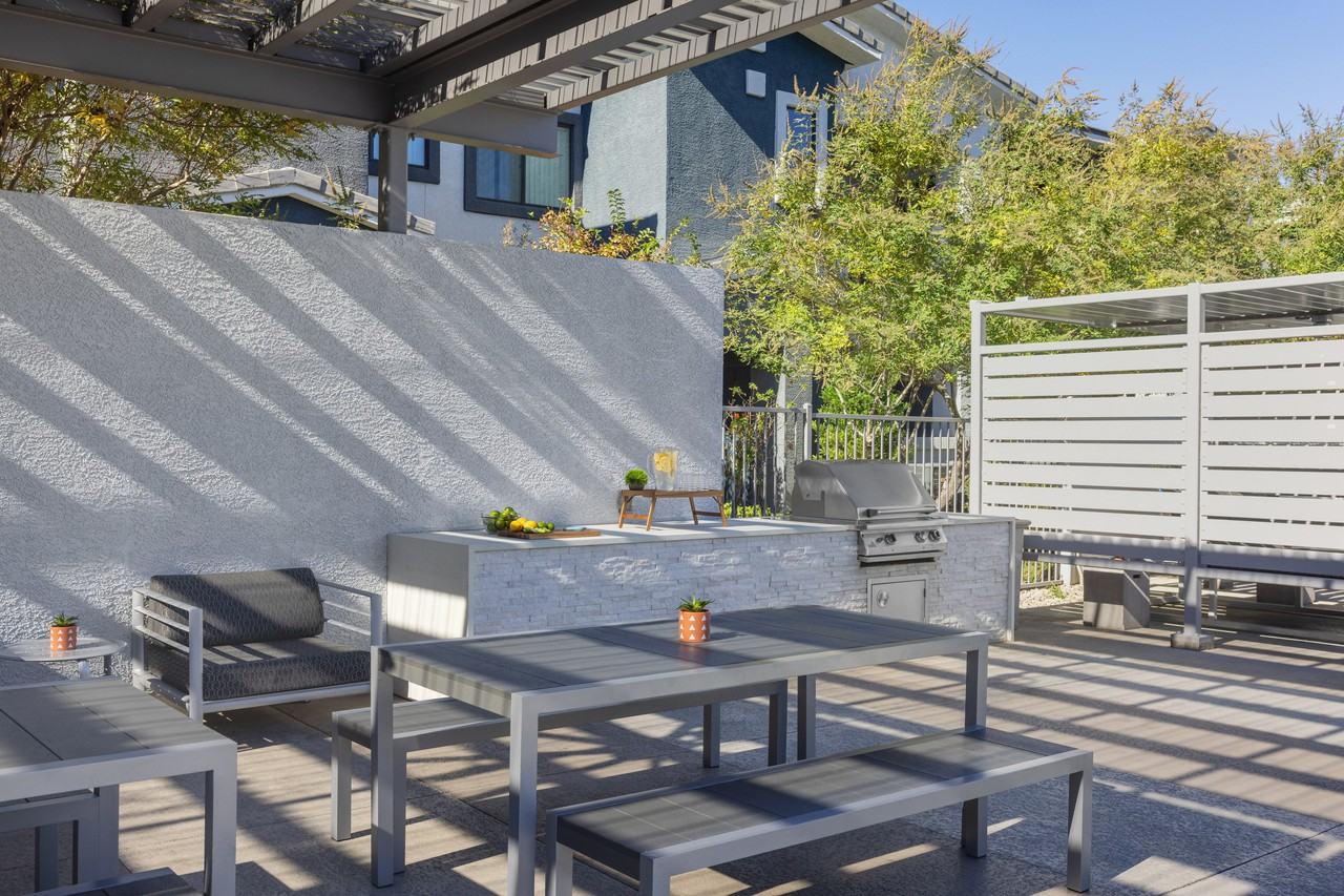 Dream Apartments - Photo 4 of 20