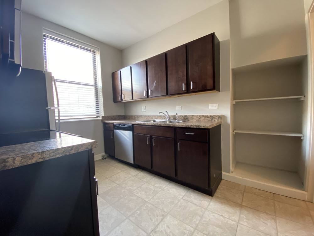 801-13 W. Cornelia - Photo 2 of 40