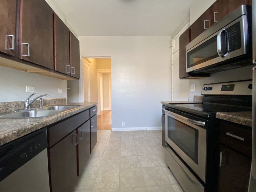 801-13 W. Cornelia - Photo 3 of 40