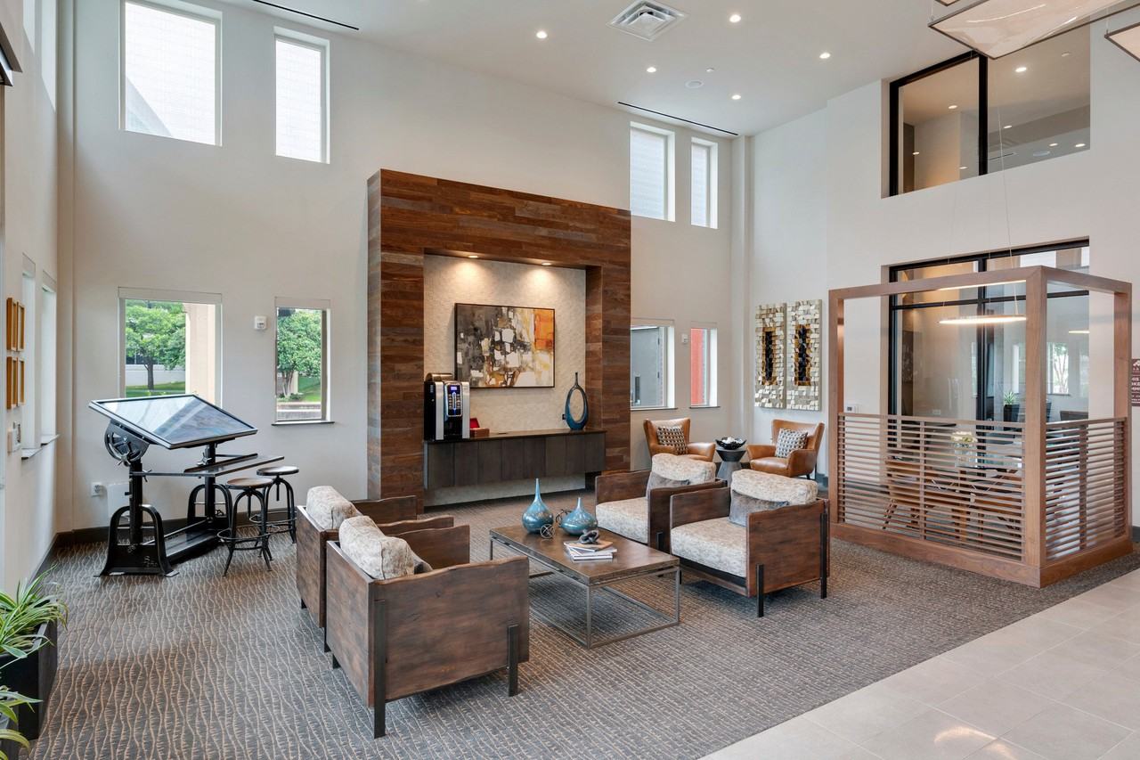 Gables Water Street - Photo 7 of 21