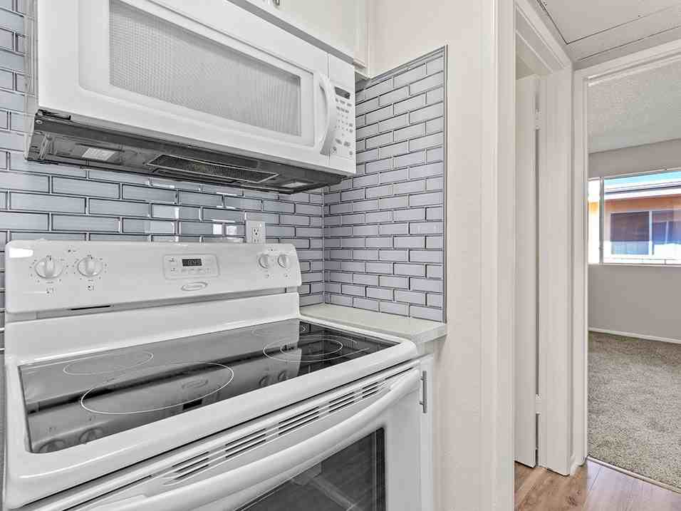 19131 Riverbridge - Photo 7 of 23