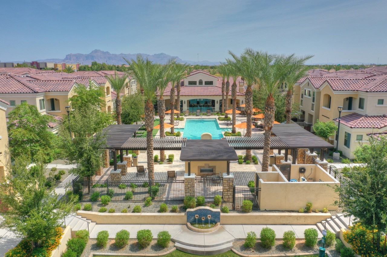 Bella Victoria - Photo 2 of 50