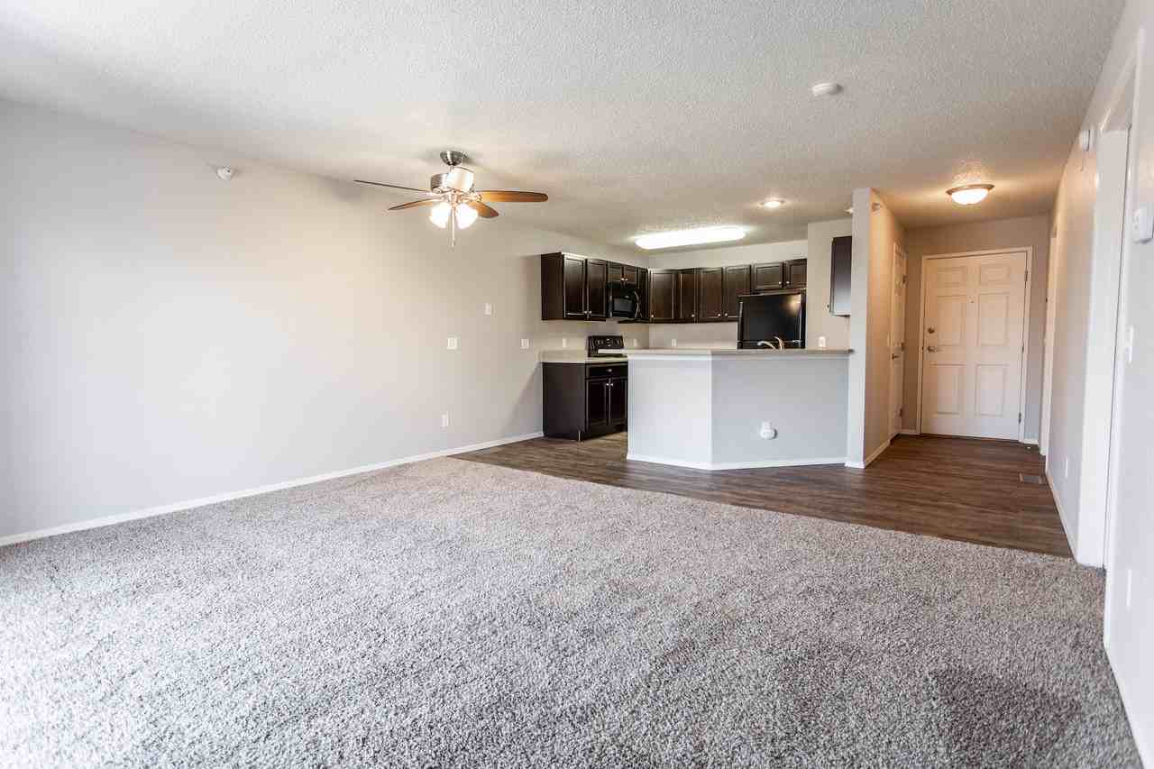 Royal Oak Apartments - Photo 2 of 30