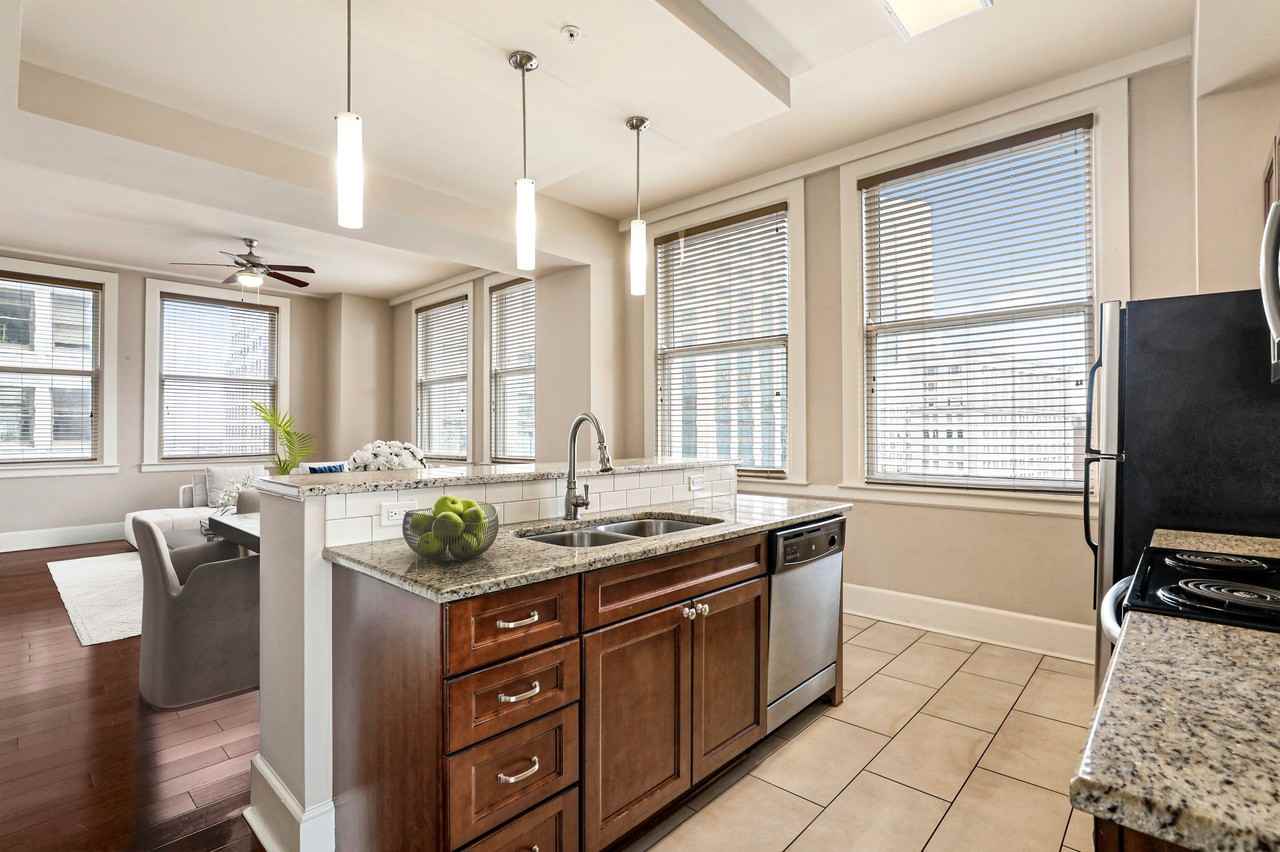 Hibernia Tower Apartments - Photo 4 of 50