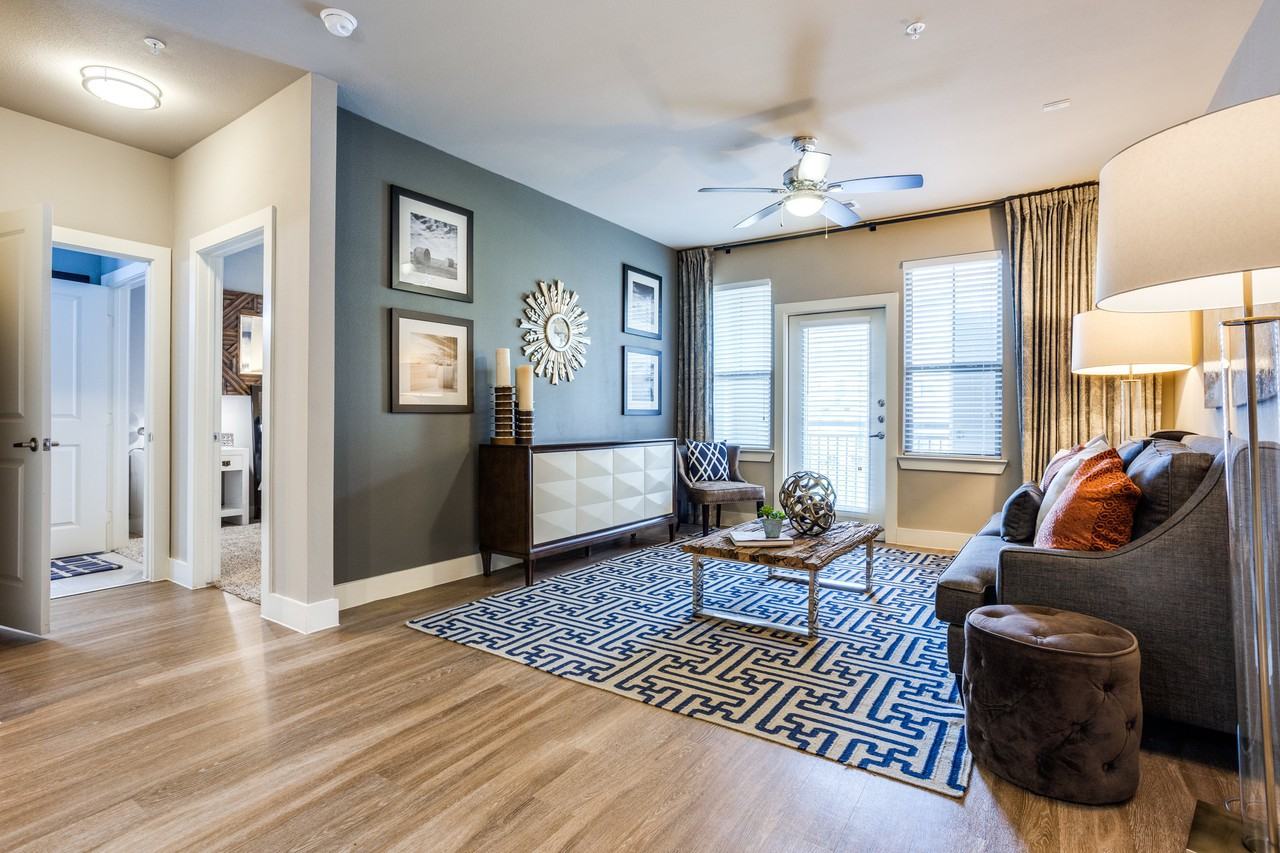 33Hundred - Photo 6 of 16