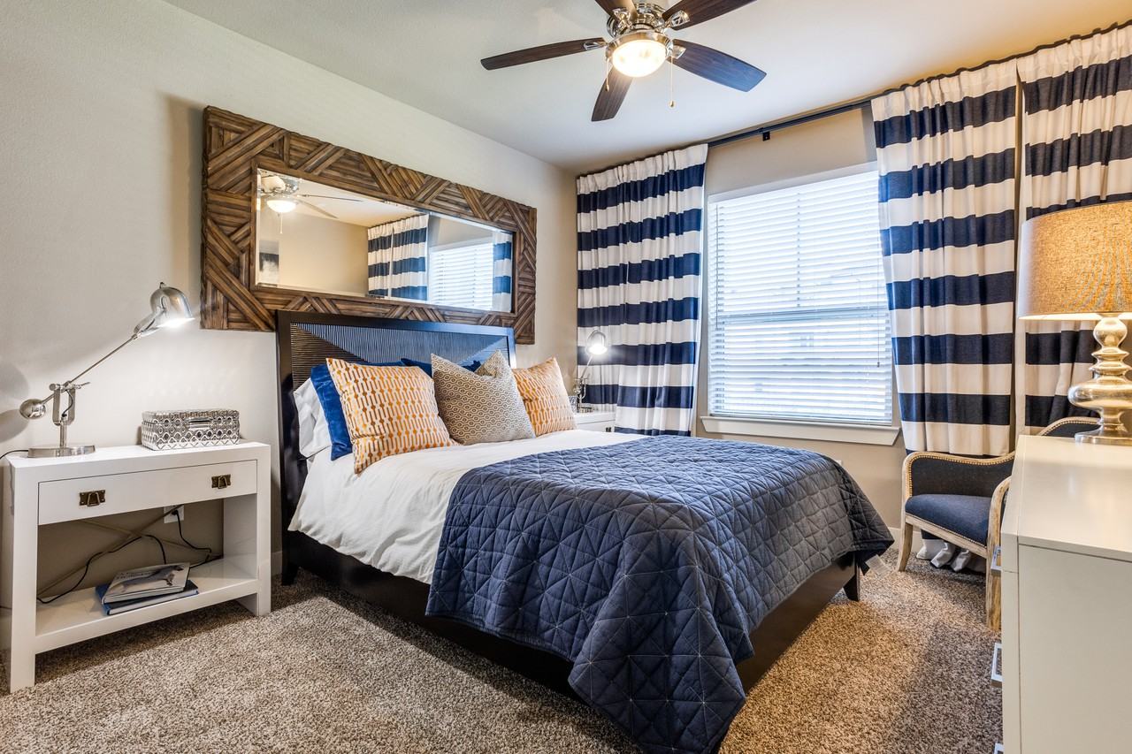 33Hundred - Photo 7 of 16