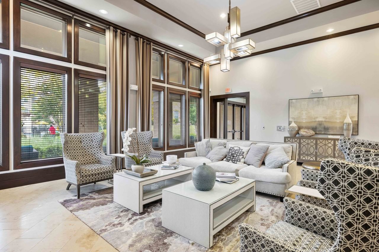 33Hundred - Photo 4 of 16