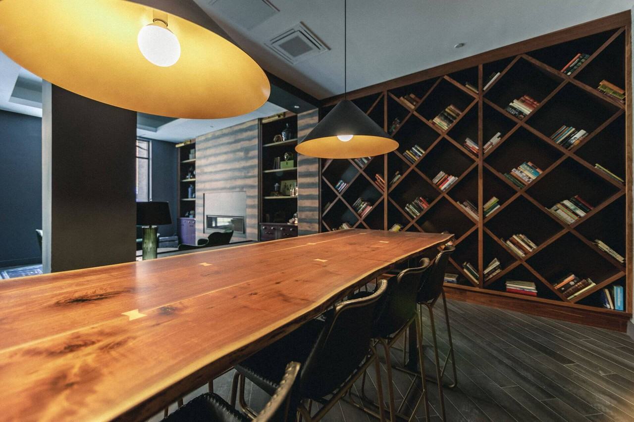 Holmes Beverly - Photo 4 of 50