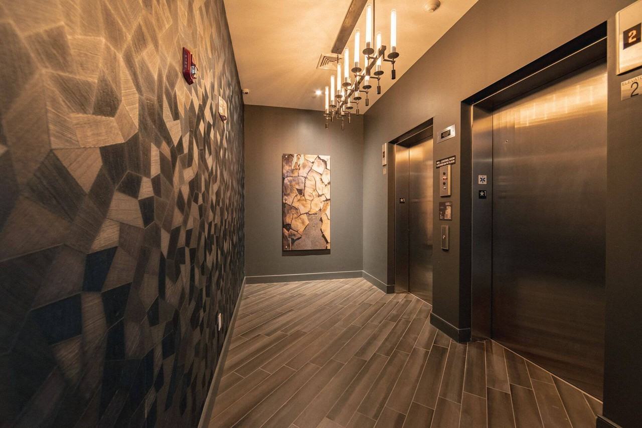 Holmes Beverly - Photo 5 of 50