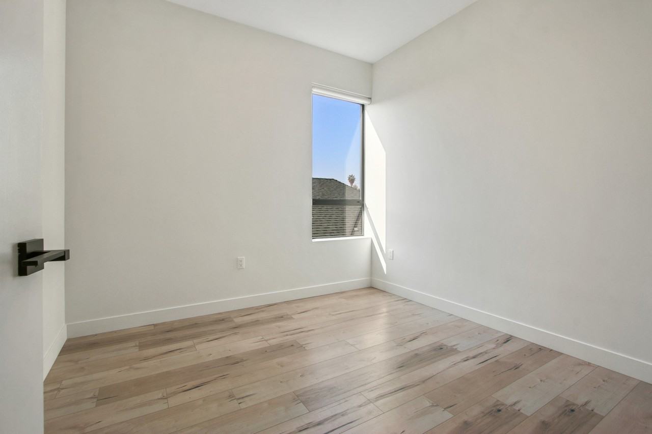 The Lex @ 4522 Lexington - Photo 6 of 24