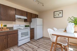 featured image of 1105 W 10th Ave