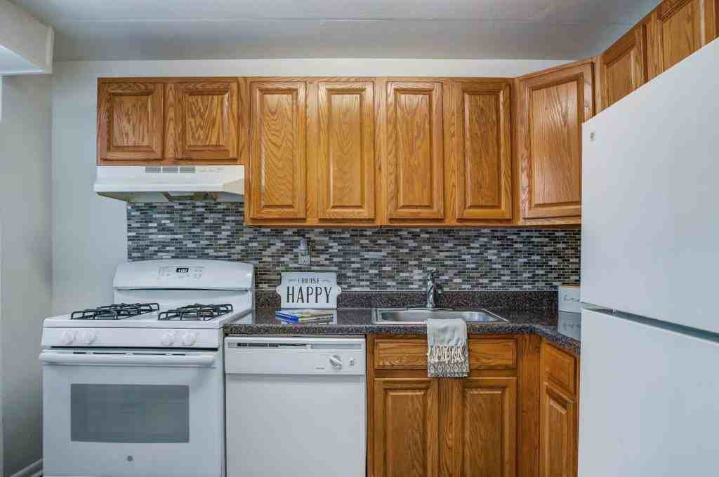 Curren Terrace Apartment Homes - Photo 2 of 18