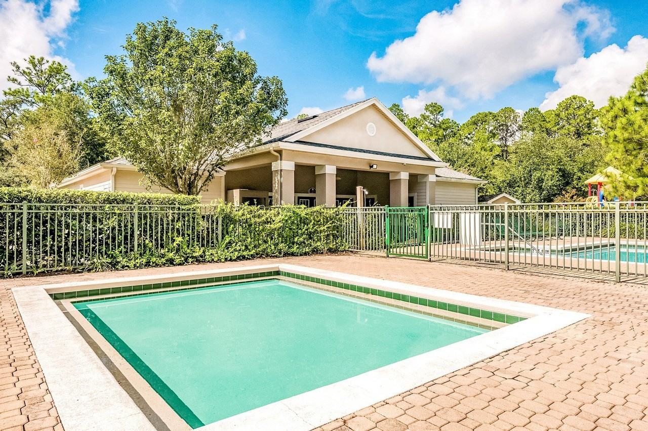 Whispering Woods Apartments - Photo 5 of 28