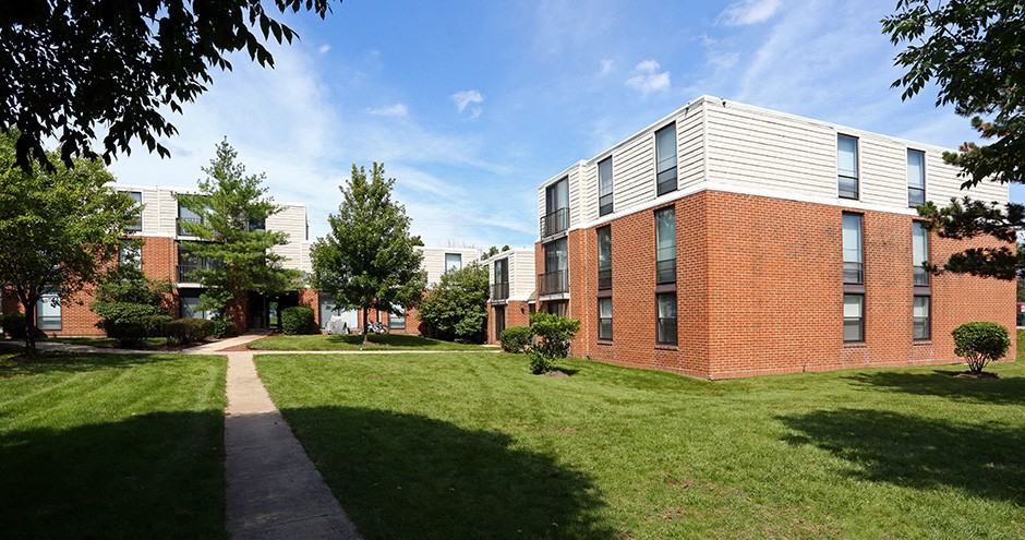 The Grove At Schaumburg Apartments