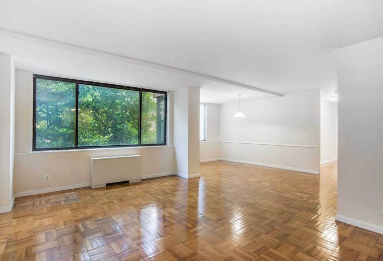 Connecticut House Apartments - Photo 4 of 22