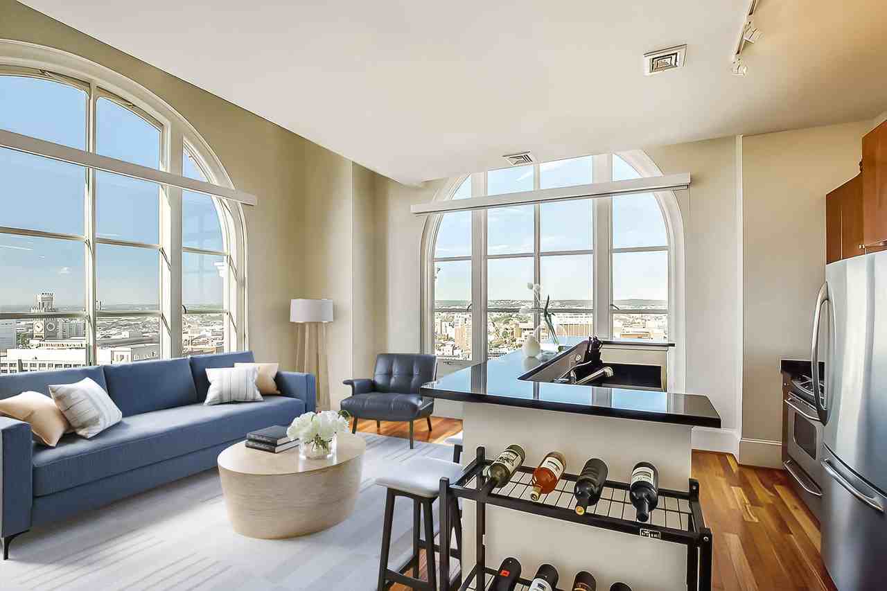 The Apartments at Charles Plaza - Photo 6 of 50