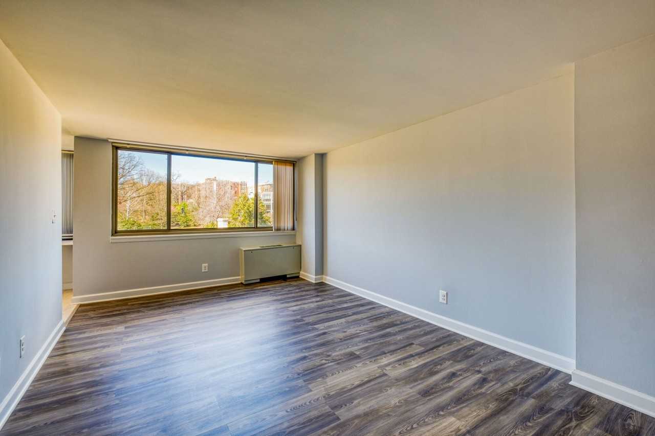 2112 New Hampshire Avenue - Photo 4 of 37