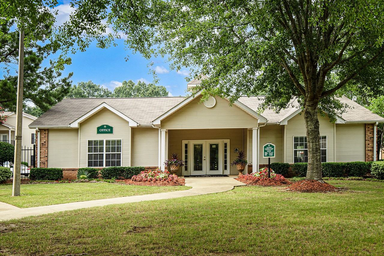 The Pointe at Highland Apartments 492 E Beasley Rd, Jackson, MS 39206 Zumper