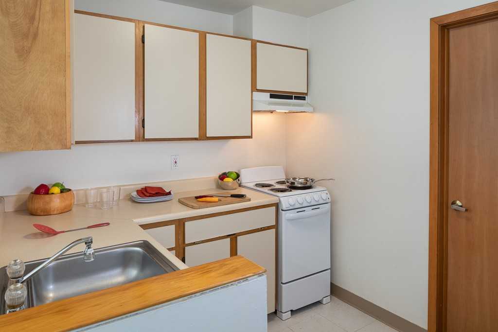 Oregon Apartments - Photo 4 of 9