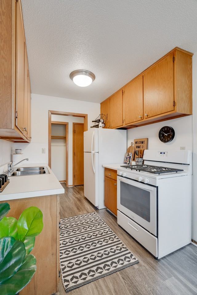 Huntington Place - Photo 4 of 31