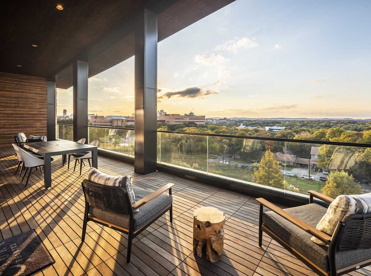 Aura Thirty2 - Photo 6 of 23