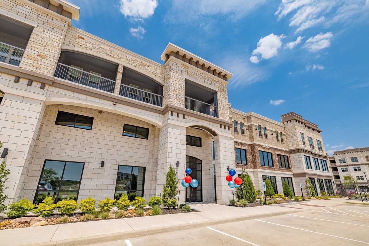 Brea Frisco - Photo 3 of 32