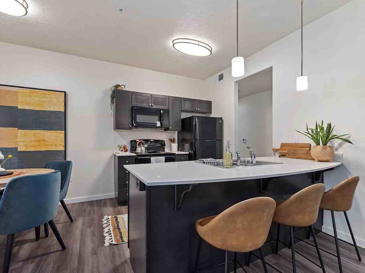 Pennwood Apartments - Photo 2 of 37