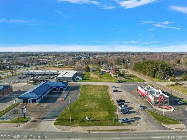 4474 Corunna Rd - Photo 5 of 12