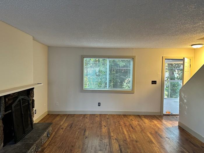 1007 Elm St #4 - Photo 3 of 11