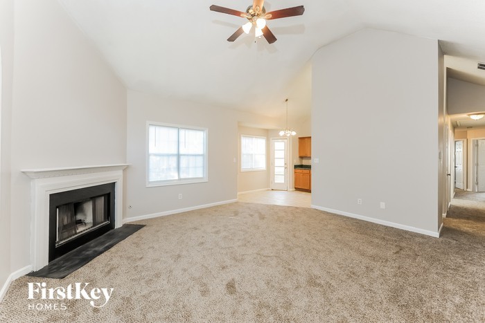 3694 Sapphire Ct - Photo 3 of 15