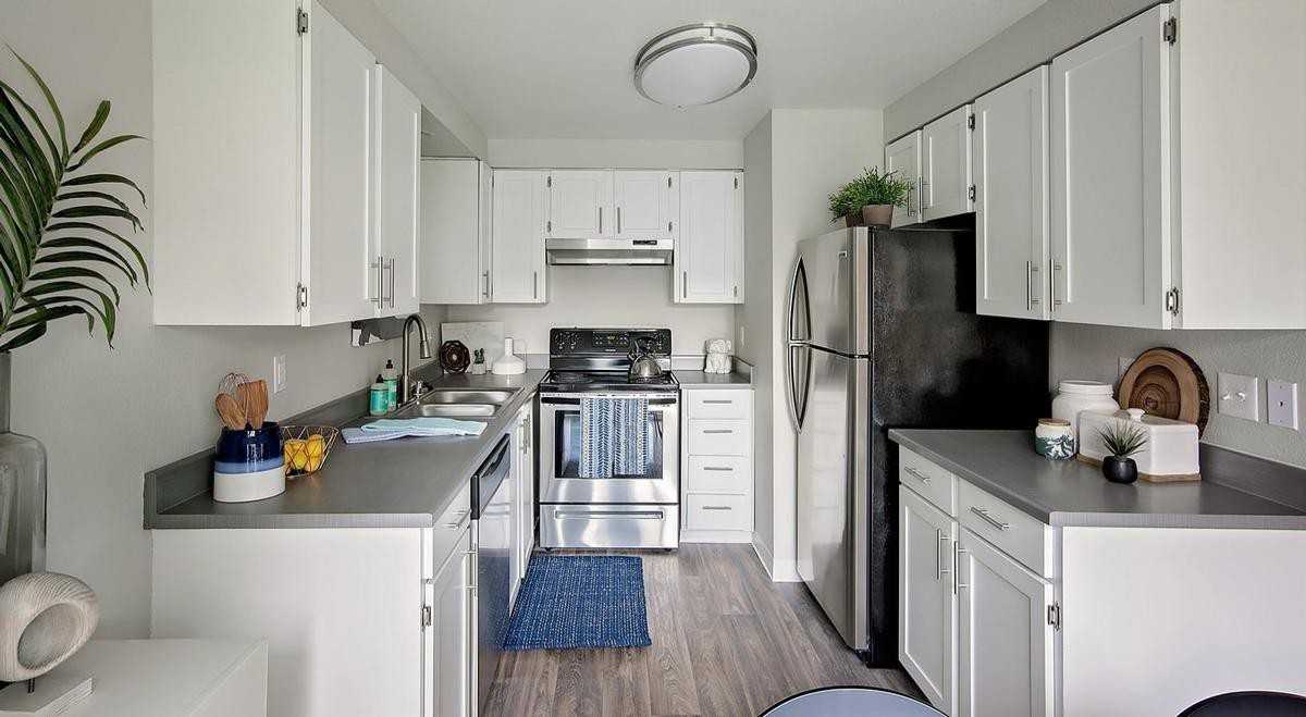 604 Se 121st Ave - Photo 4 of 23