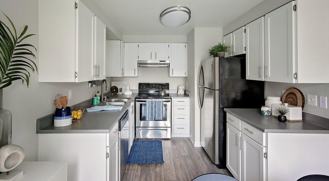 604 Se 121st Ave - Photo 1 of 1