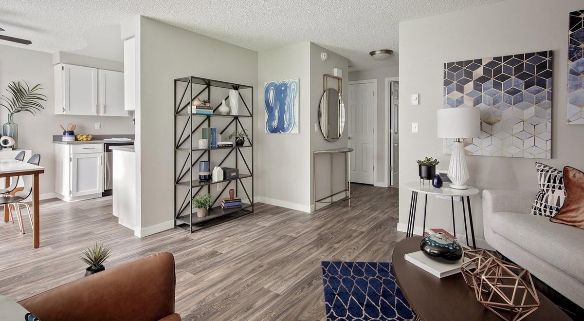 604 Se 121st Ave - Photo 5 of 23