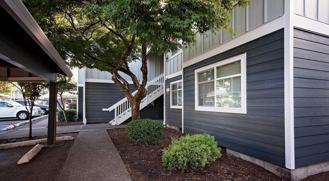 604 Se 121st Ave - Photo 1 of 1