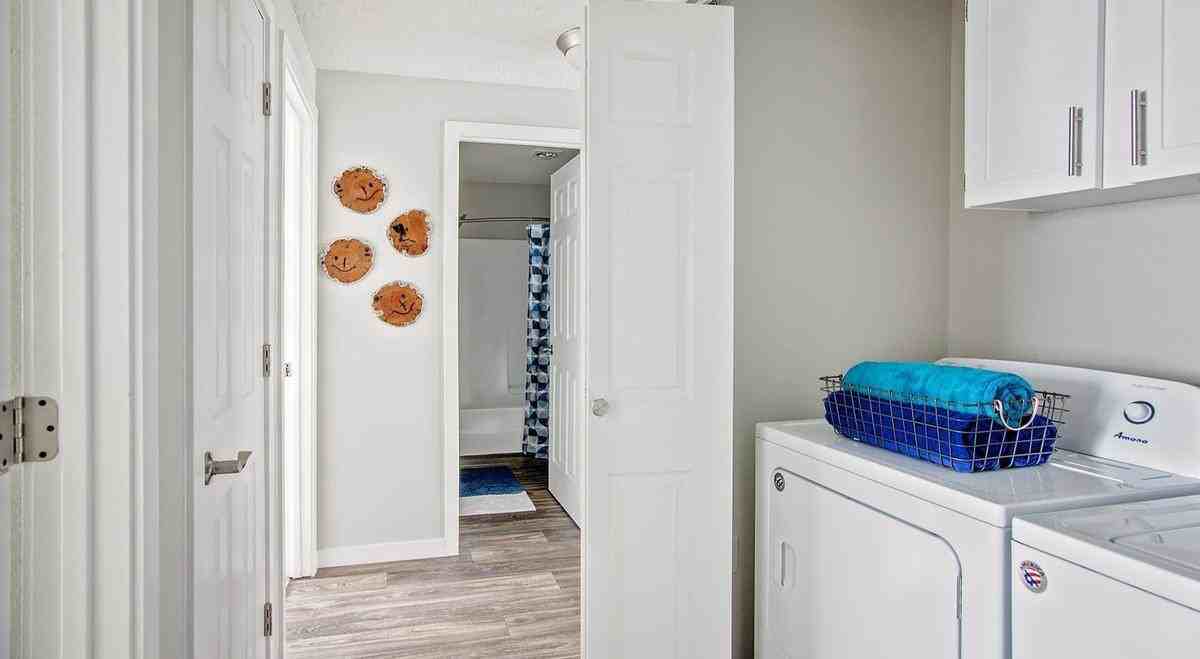 604 Se 121st Ave - Photo 6 of 23