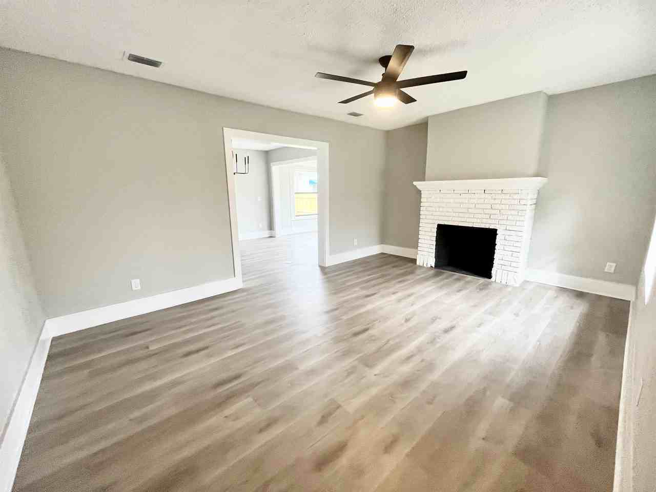 2125 Gilmore St #1 - Photo 6 of 45